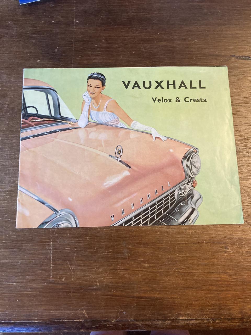 Gevraagd oude folders van Auto’s,Motoren,Brommers,vrachtwagens ed