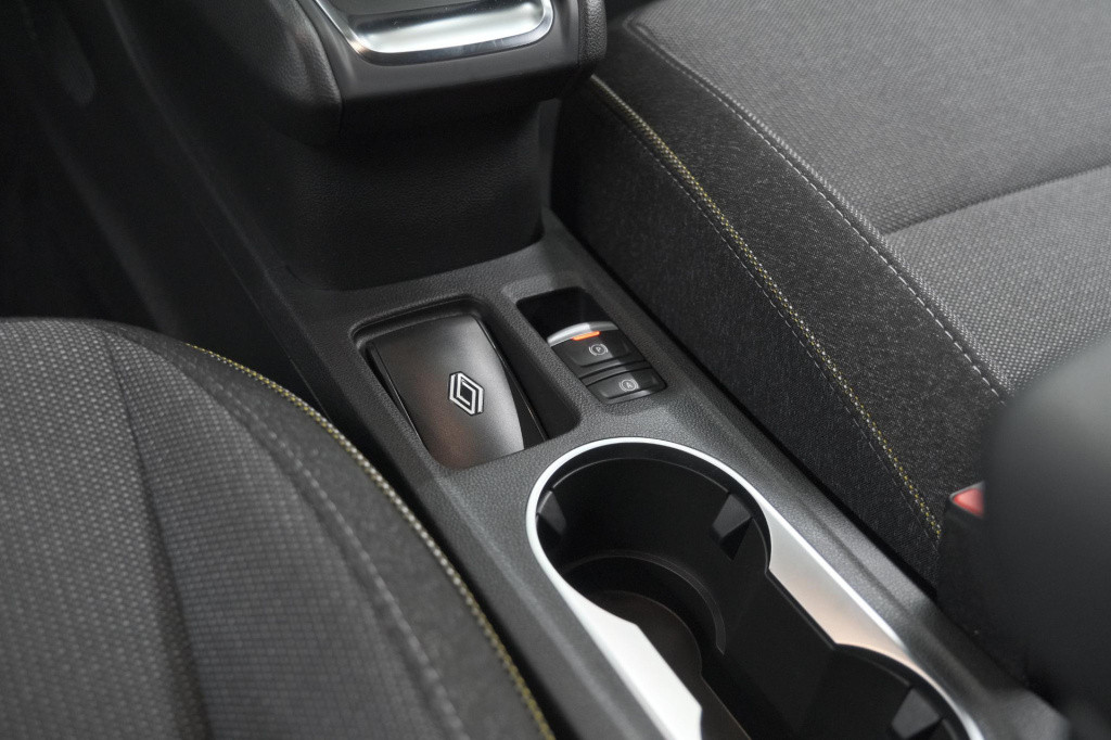 Renault Captur mild hybrid 160 edc techno | camera | navigatie | apple carp
