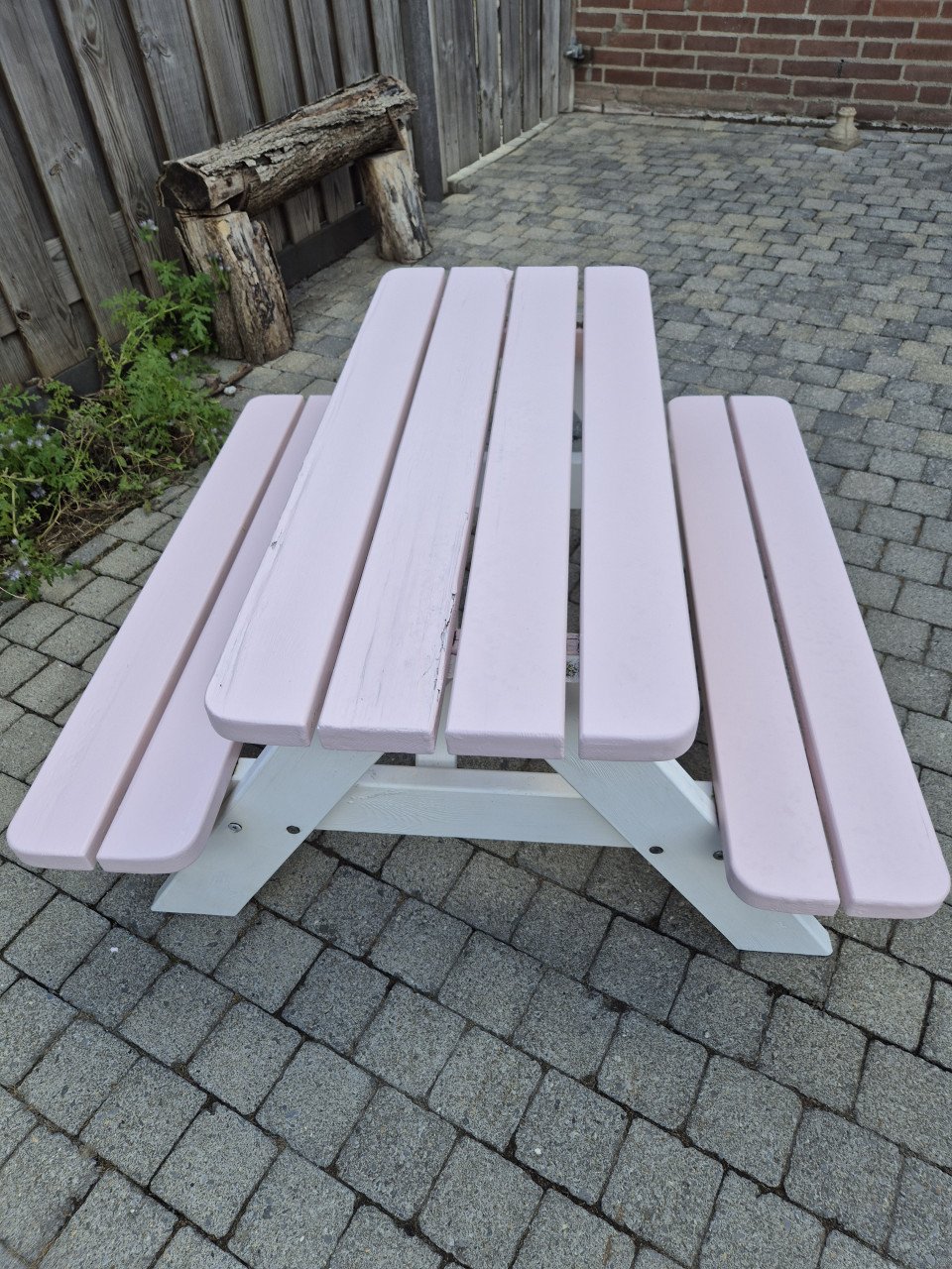 Picknicktafel voor kinderen.