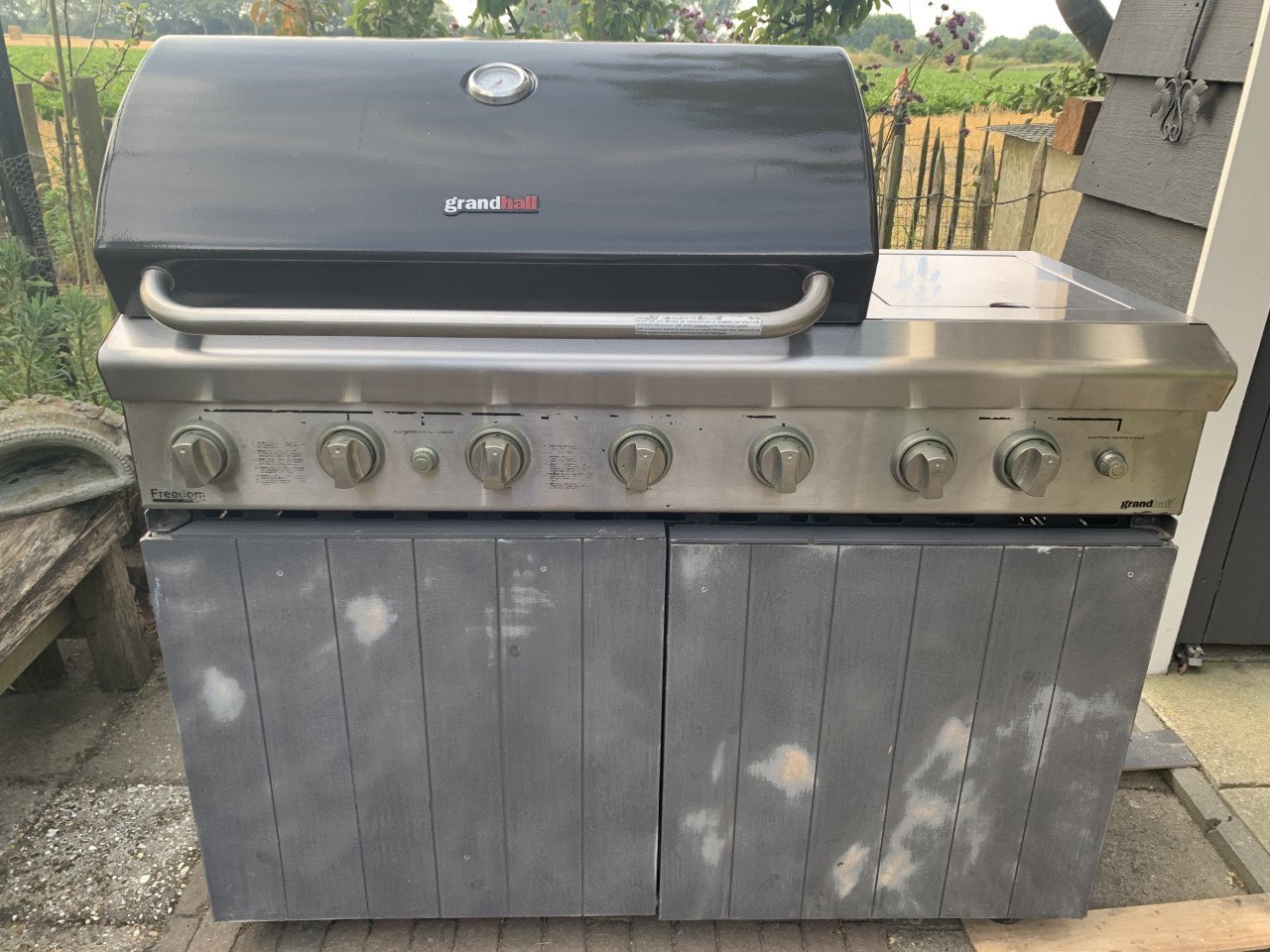 Buitenkeuken met bbq en wokbrander