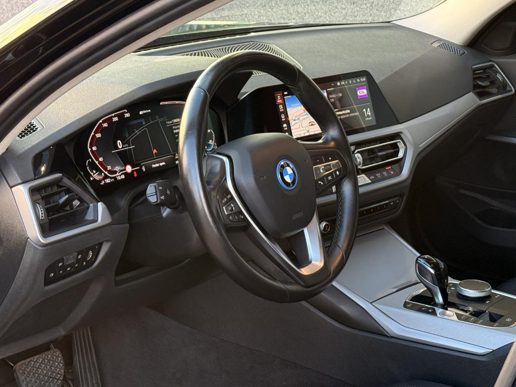 BMW 3-serie touring 330e | stoelverwarming | apple carplay | achteruitrijca