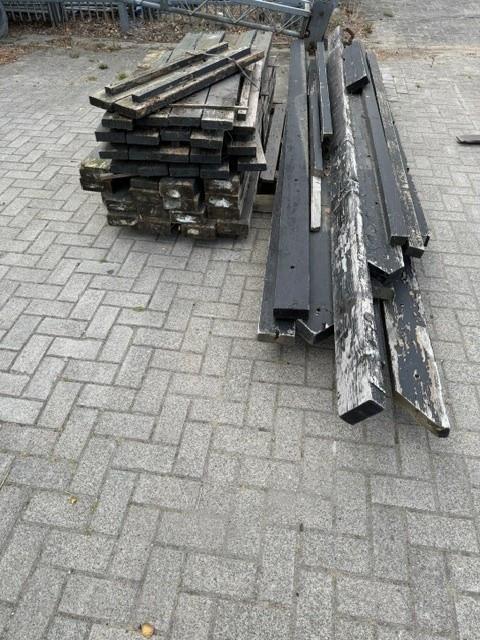 Partij houten balken