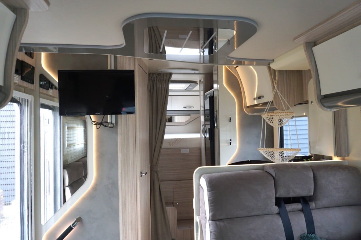 Elnagh T-Loft 450 uit 2021 met 30000km euro 6