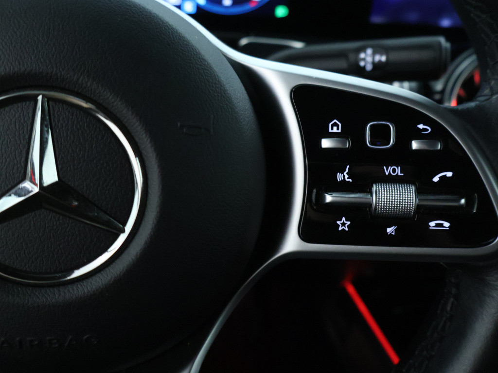 Mercedes-Benz Glb 180 business solution luxury | trekhaak | sfeerverlichtin