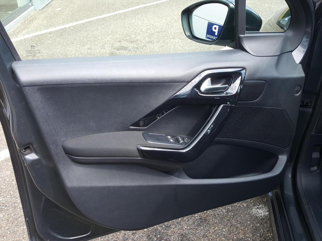 Peugeot 208 1.2 82pk 5d blue lion navigatie | airco | cruise control | park