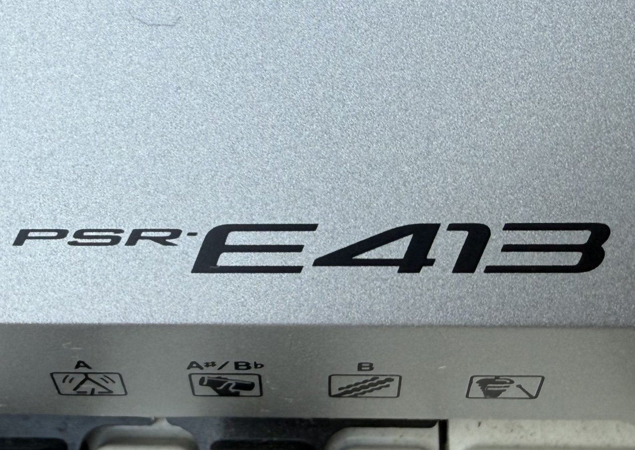 Keyboard Yamaha PSR E413