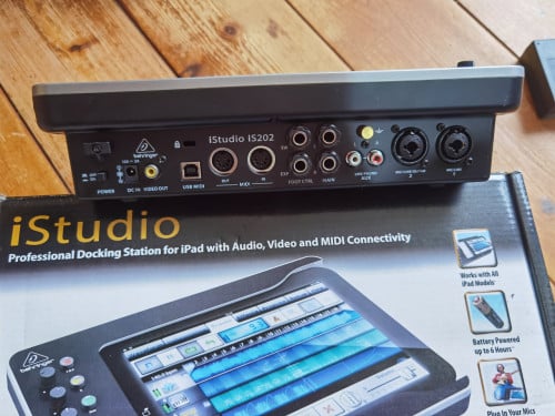 Beringer iStudio ipad docking station