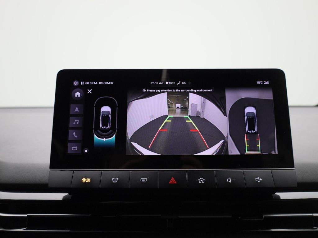 MG Mg4 64 kwh luxury | automaat | navigatie | climate control | apple carpl