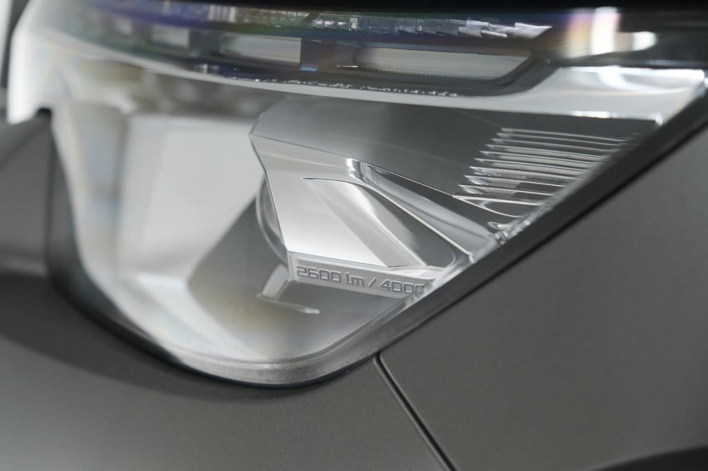 Peugeot 3008 puretech 130 eat6 allure | camera | navigatie | apple carplay 