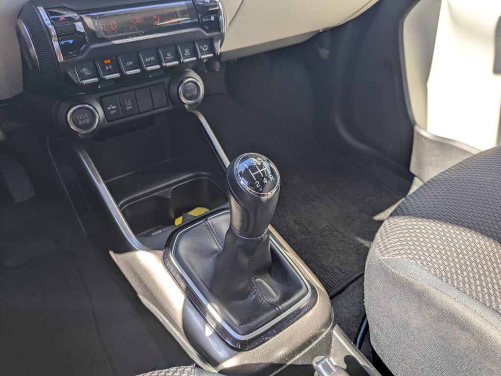 Suzuki Ignis 1.2 stijl smart hybrid | trekhaak | airco | navigatie | carpla