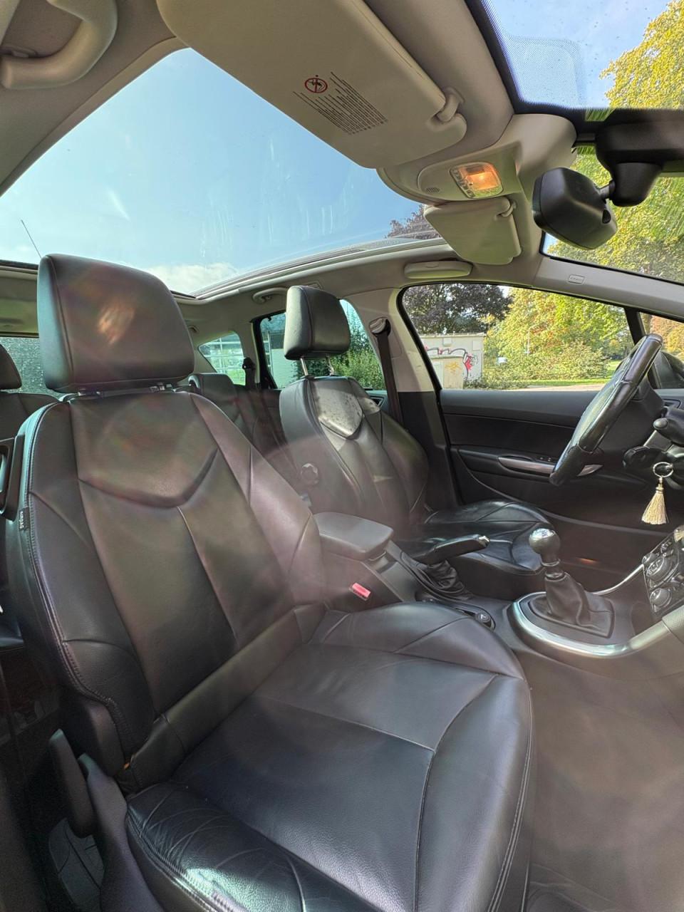 Peugeot 308 1.6THP SW 7 personen wagen Panoramadak