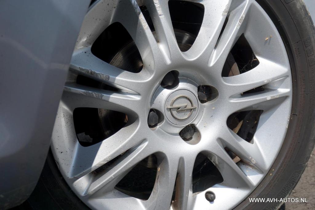 Opel Corsa 1.2-16v essentia