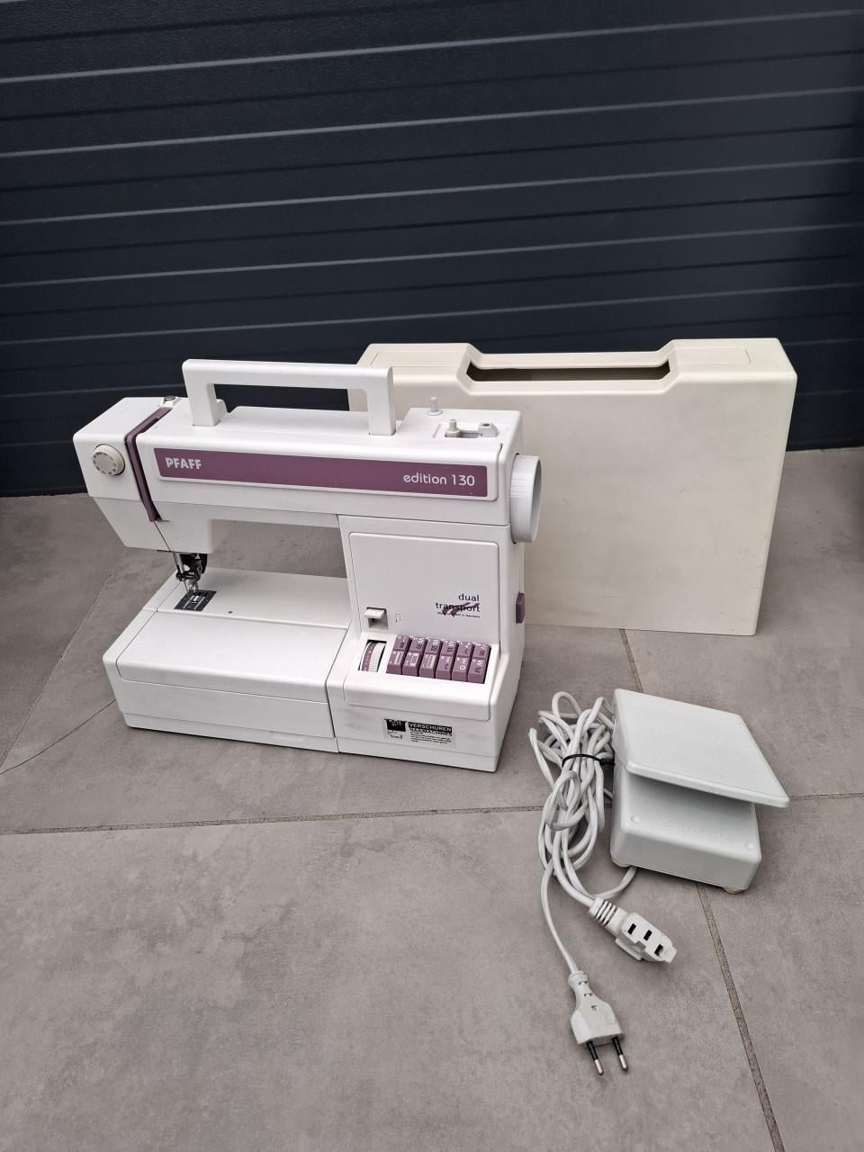 Pfaff Edition 130 Naaimachine met Dual Transport