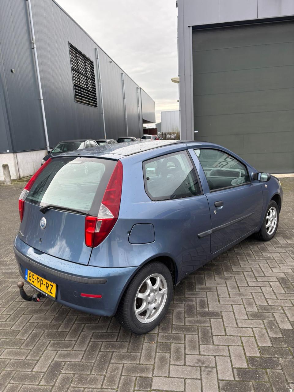 Fiat Punto 1.2 3DR 2004 Blauw | 97.614 KM NAP | NIEUWE APK!