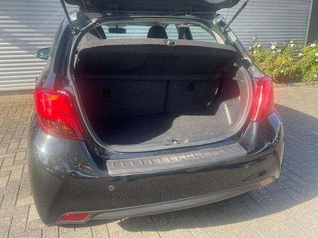 Toyota Yaris 1.5 hybrid trend bi-tone