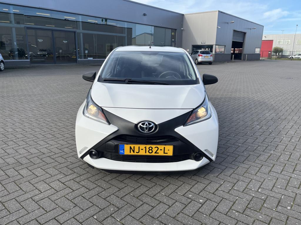 Toyota Aygo 1.0 vvt-i x-now