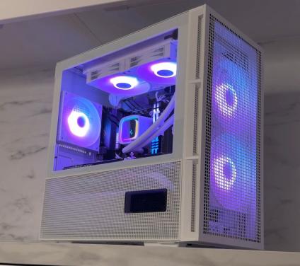 Witte Game PC – ROG Strix RGB 12G & Ryzen power, 16GB RAM - EyeCatcher!
