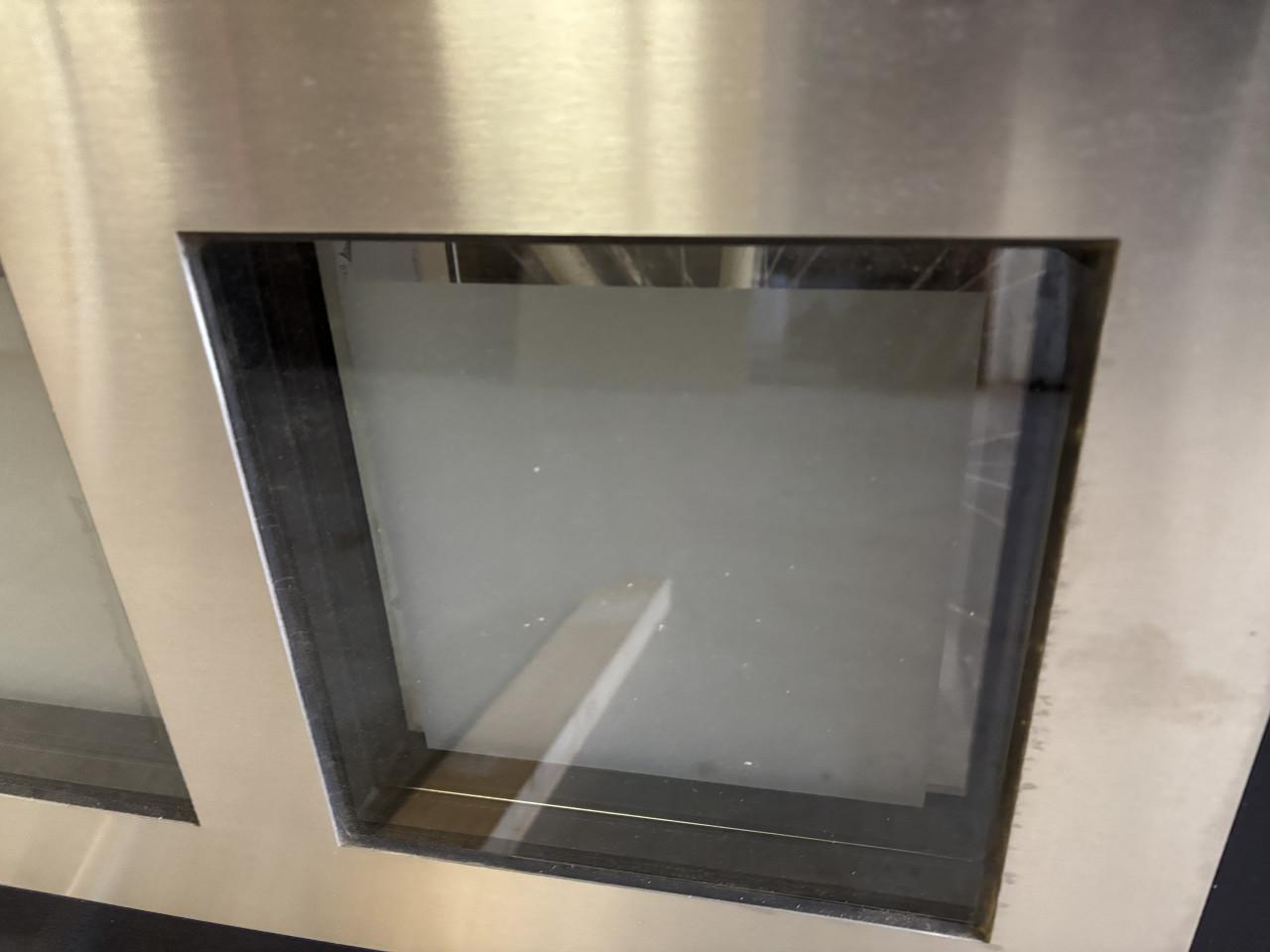 Nieuwe blauwe voordeur kunststof met rvs en raampjes