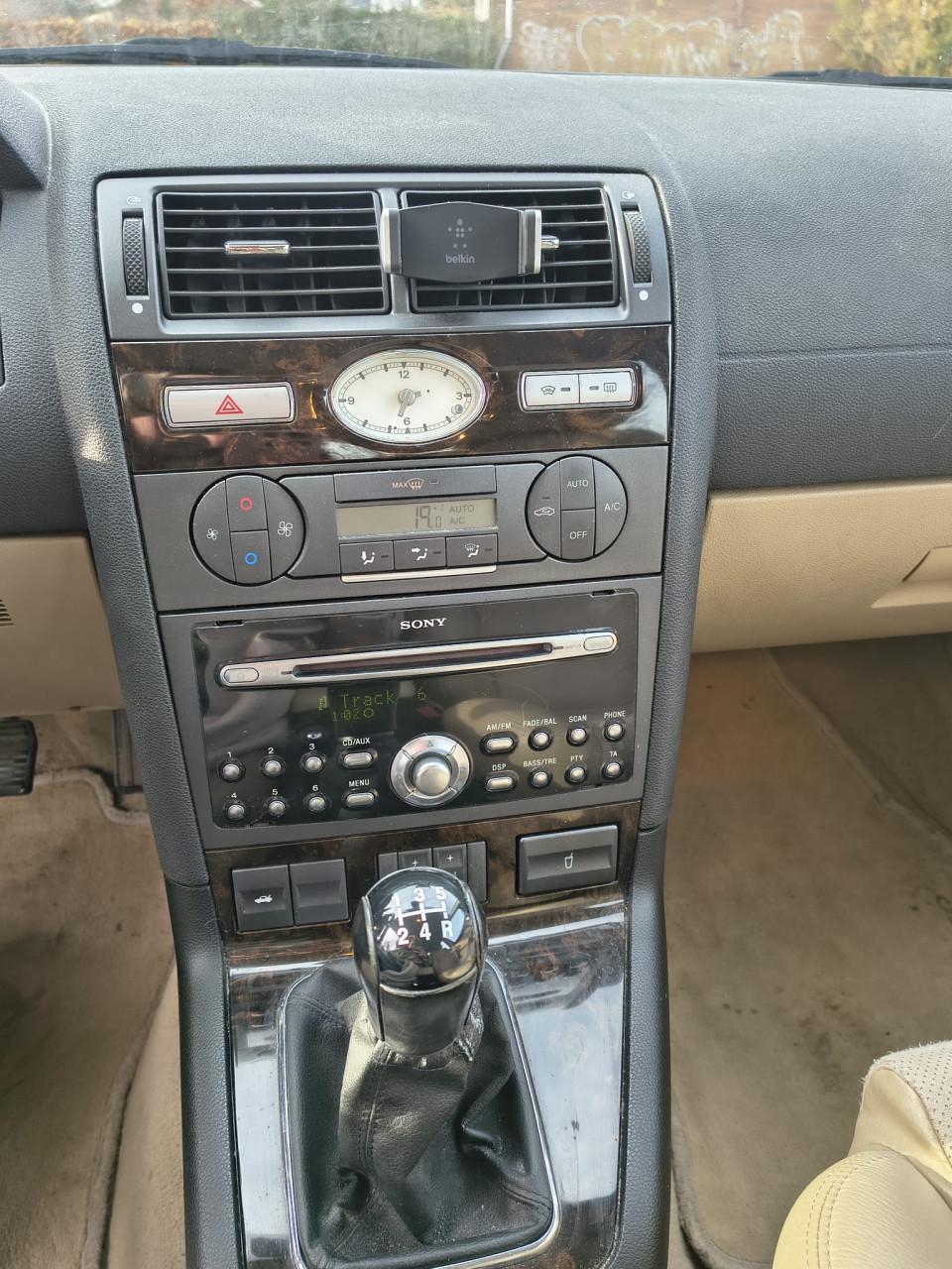 Ford Mondeo (2004), 2.0 liter, 5-deurs Ghia, handgeschakeld