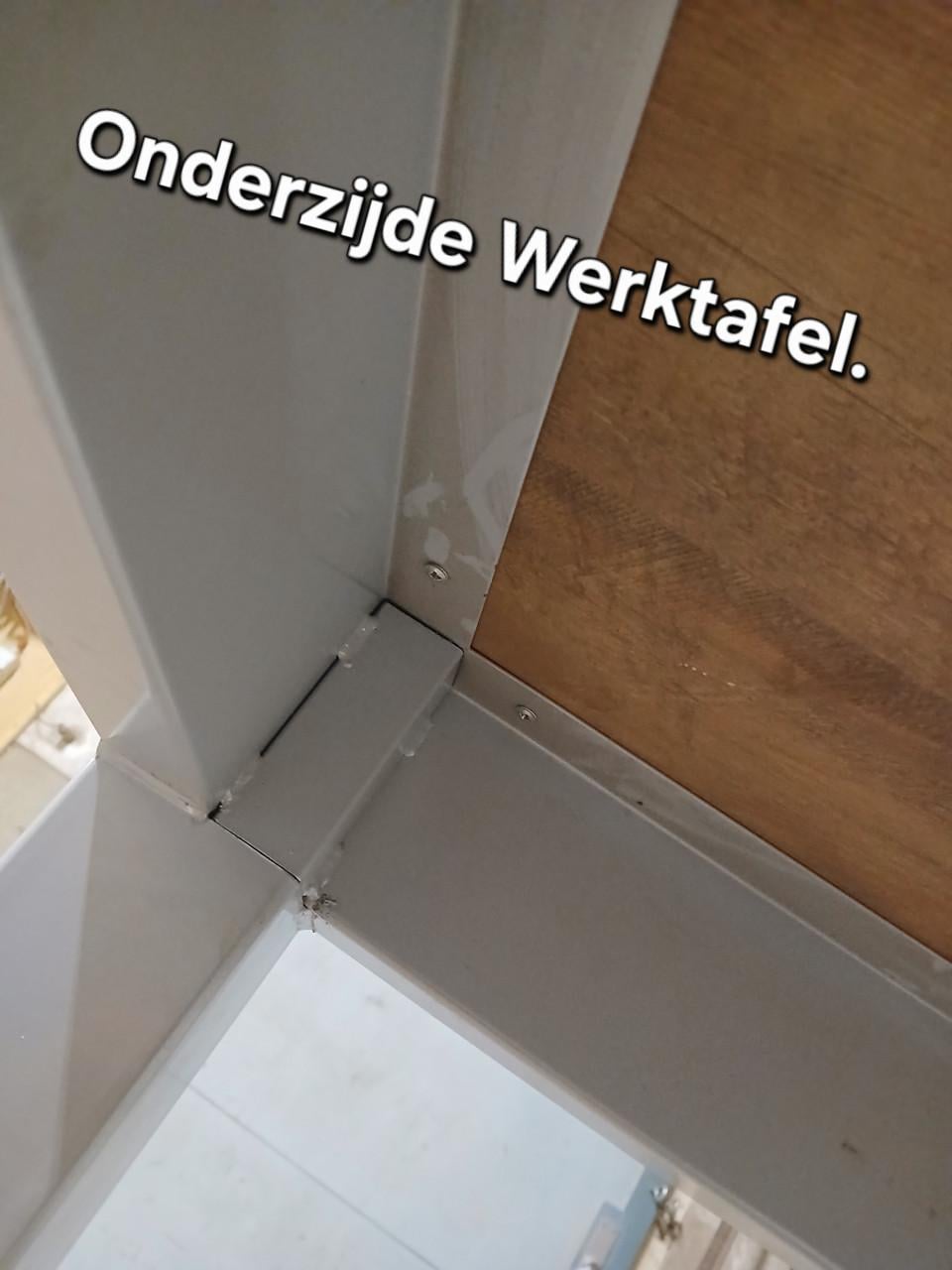 Mobiele werktafel, werkbank voor schuur, garage of werkplaats.