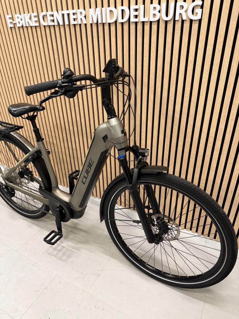 Cube Kathmandu Bosch Performance Line CX 85Nm 750Wh 50CM Kiox