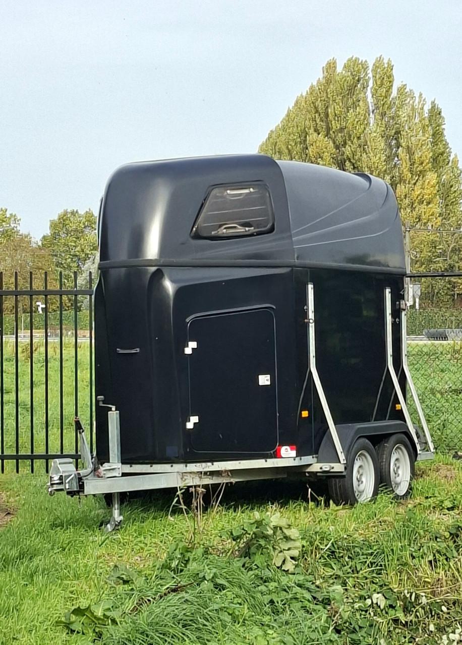 2 paardstrailer
