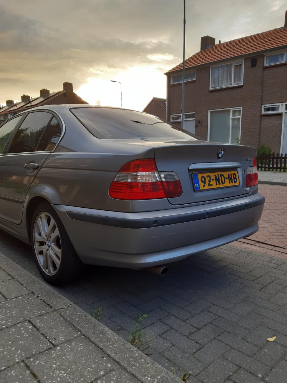 BMW318