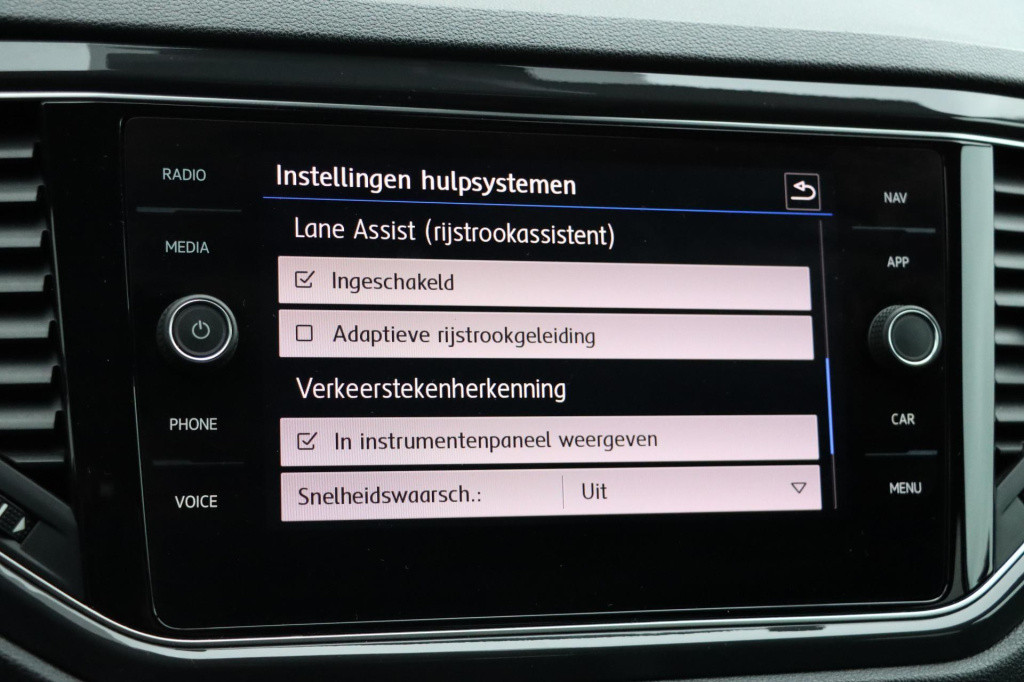 Volkswagen T-roc 1.5 tsi 150pk dsg sport r-line dsg7 150pk