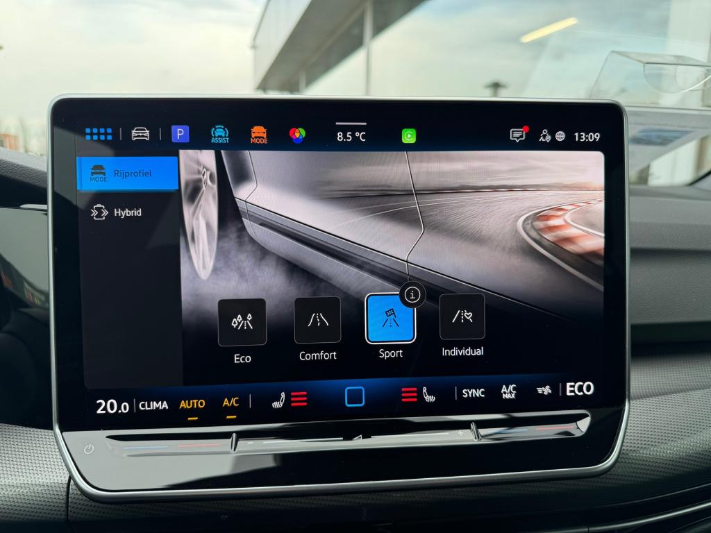 Volkswagen Golf 1.5 ehybrid 50 edition automaat , elektrische voorstoelen, 