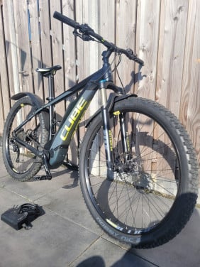 Te koop elektrische cube mountainbike