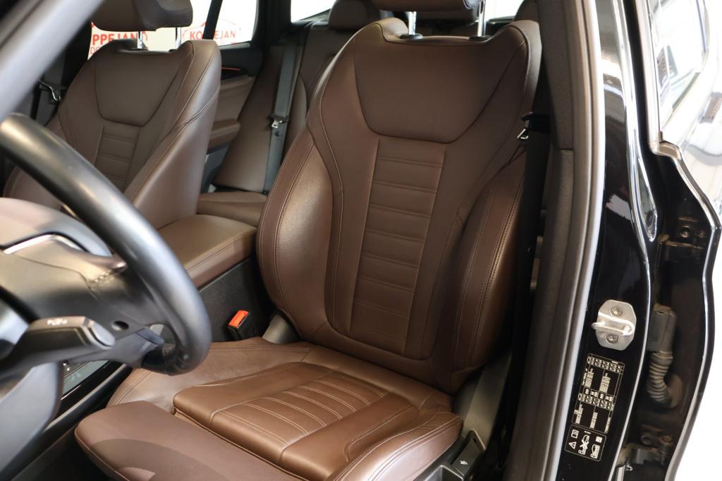 BMW X3 xdrive20i high executive nl auto, pano, trekhaak, stoelverw, led, el