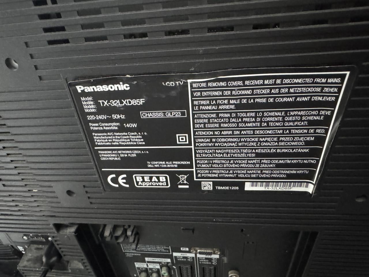 Panasonic 32 inch LCD TV (Model: TX-32LXD85F) – Inclusief afstandsbediening
