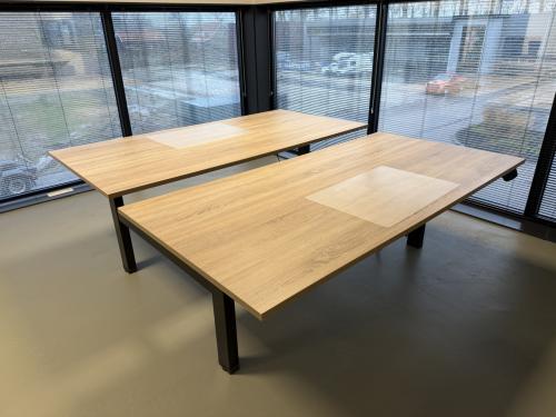 Dubbel elektrisch verstelbaar bureau te koop met 2x blad 200cmx100cm