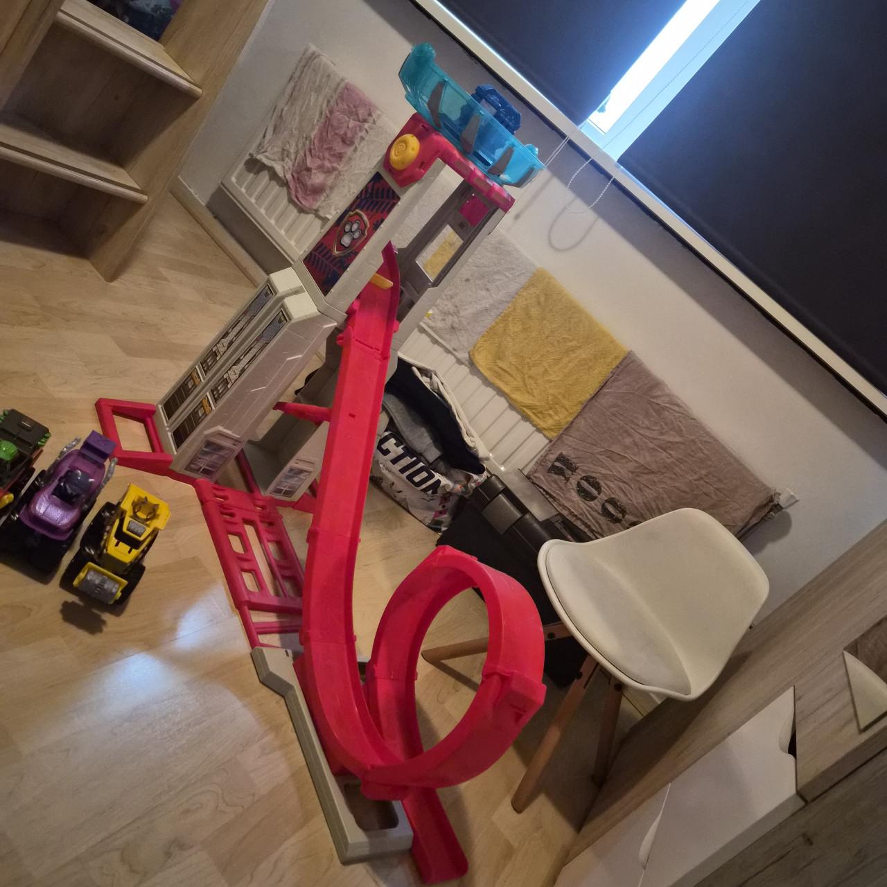 Paw patrol uitkijk met looping en auto's