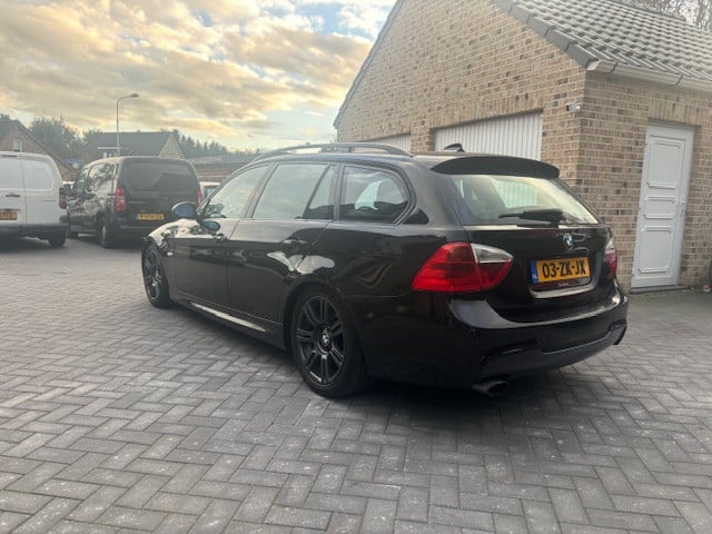 BMW 3-serie Touring 318i Business nieuwe motor M pakket Automaat