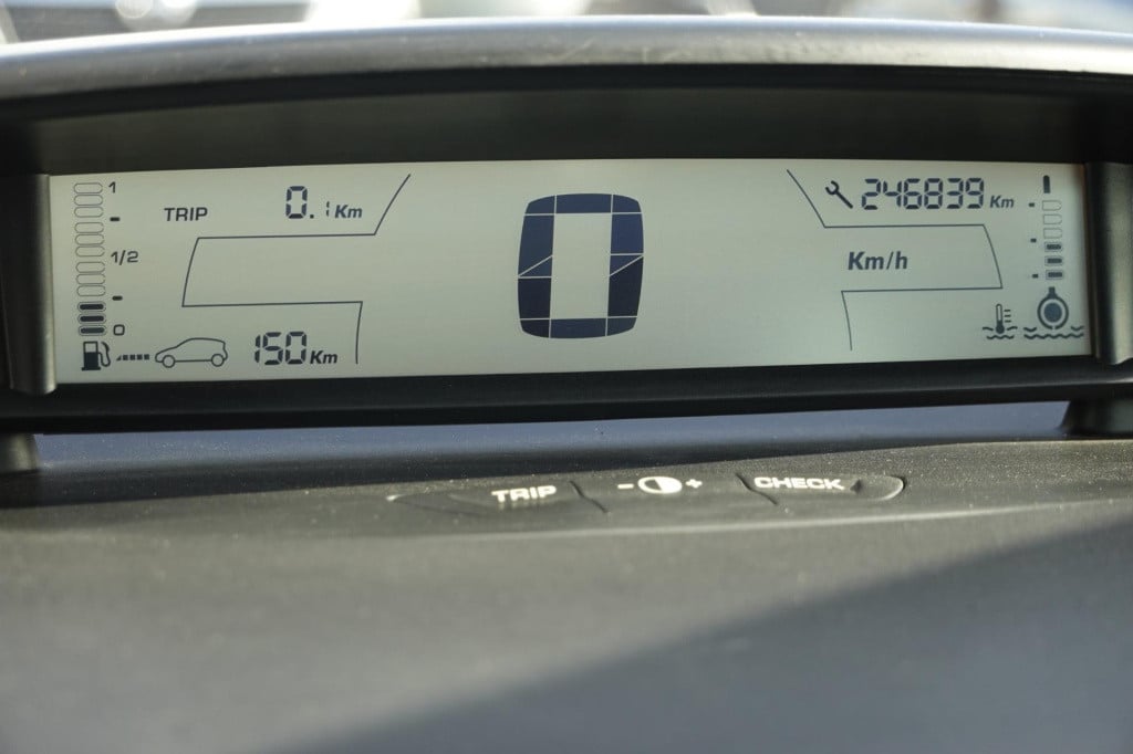 Citroen C4 2.0-16v exclusive 136-pk