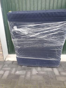 Logeerbed - wieltjes en opvouwbaar  ( Gratis )