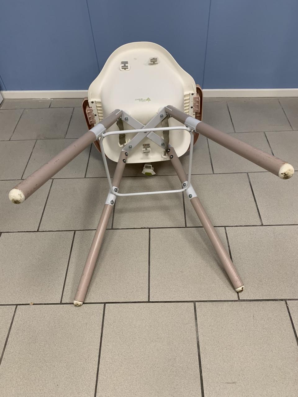 Chairwood kinderstoel met afneembaar blad en gordel