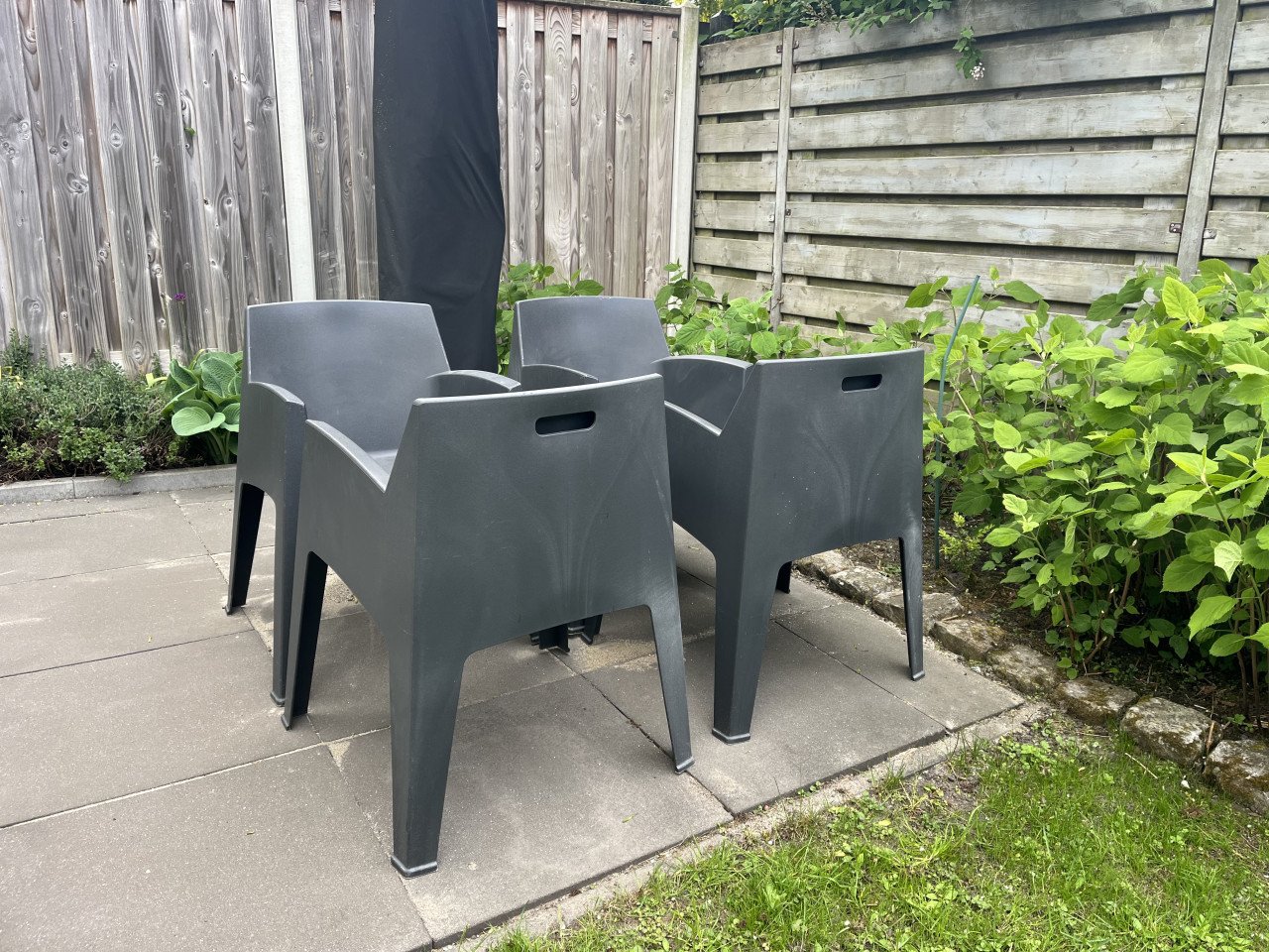 Gratis - 4 tuinstoelen (gereserveerd)