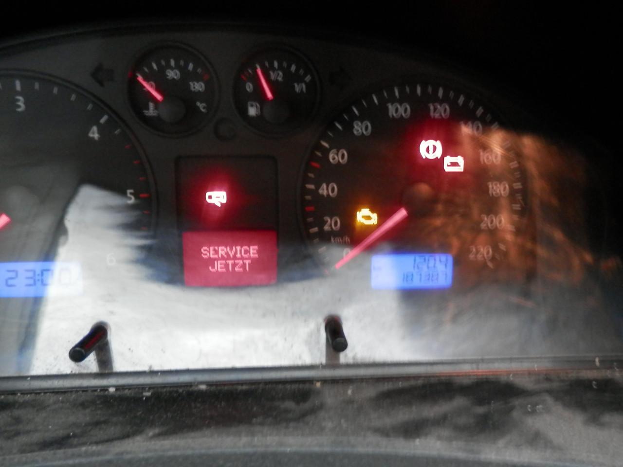 Auto Garant Biedt Aan: Volkswagen Transporter 1.9 TDi 75 KW