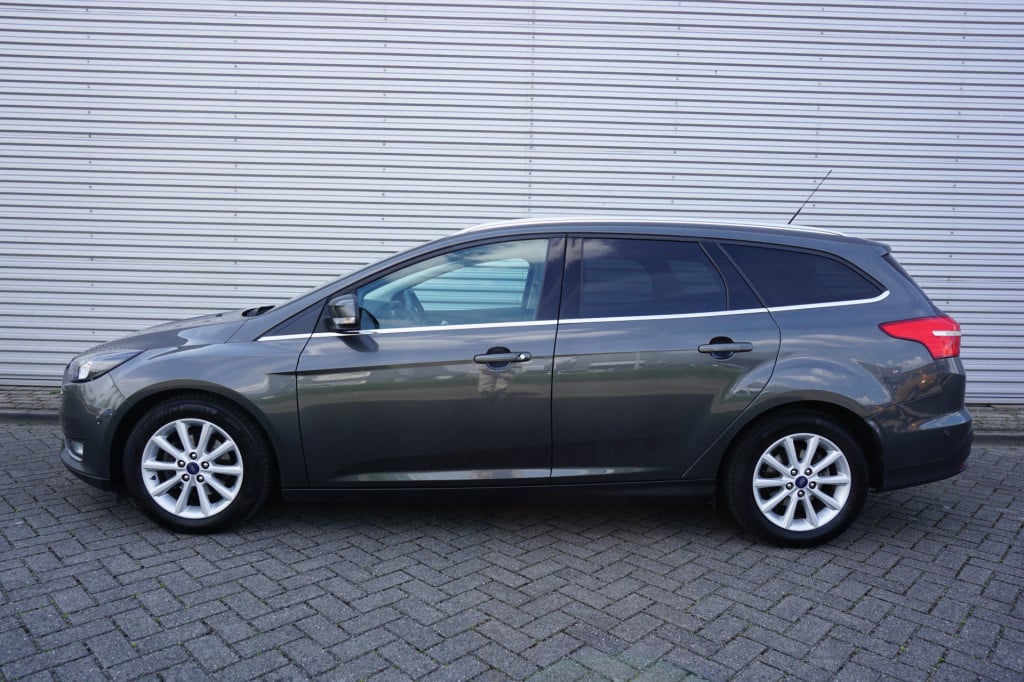 Ford Focus wagon 1.0 titanium climate / navi / stoelverw. / cruise / trekha