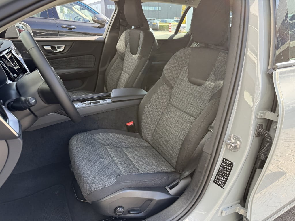 Volvo V60 b3 aut7 163pk essential ed| adap.cruise| camera| stoel.verw