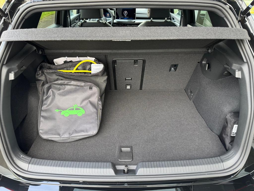 Volkswagen Golf 1.5 ehybrid 50 edition automaat , elektrische voorstoelen, 