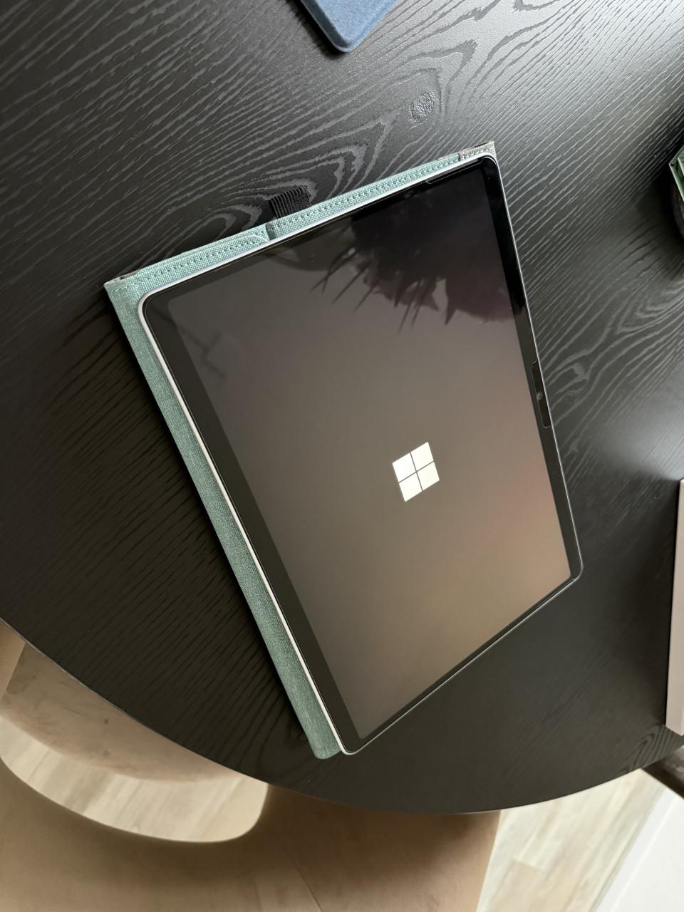 Microsoft surface pro 11 snapdragon x plus