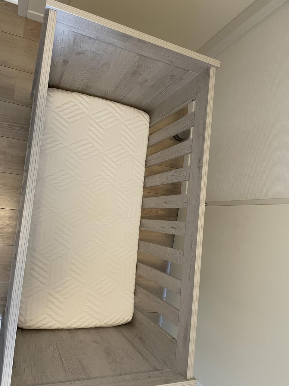 Babybedje met matras
