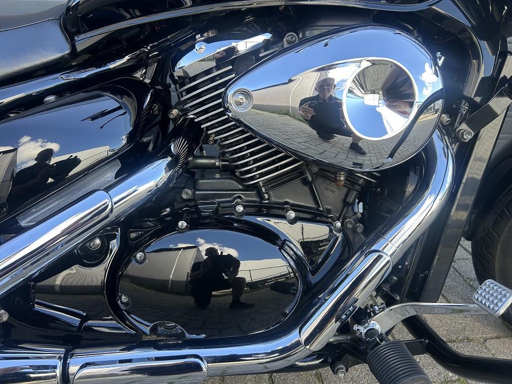 Suzuki M800 Intruder uit 2005 met 23dkm, windscherm/valbeugel etc €4500,-