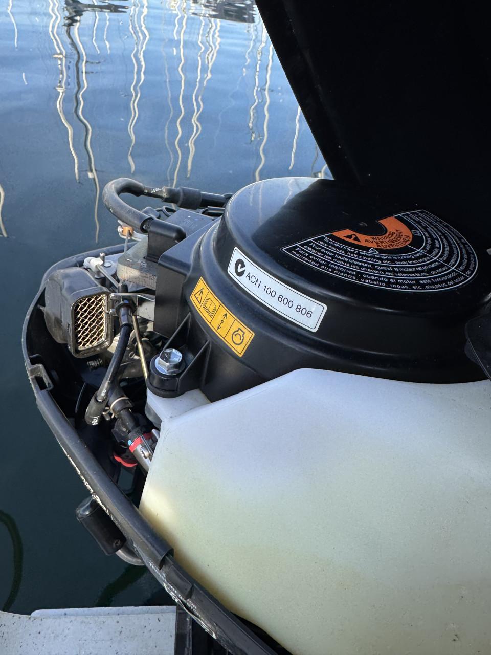 Prima rubberbootje met Suzuki 2.5pk 4takt