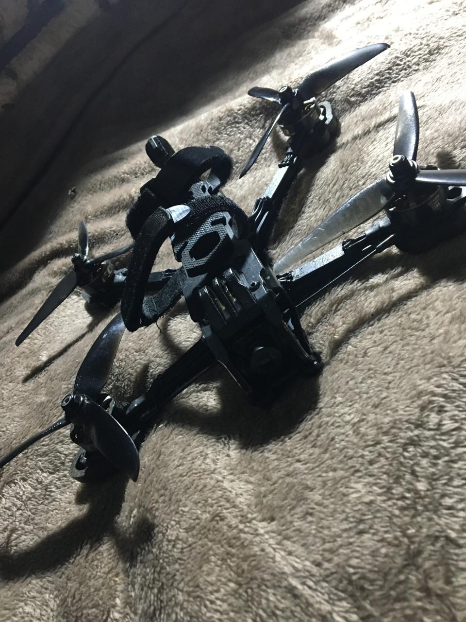 Quatcopter, laadstation, accus, fpv brill, controller, rugtas.