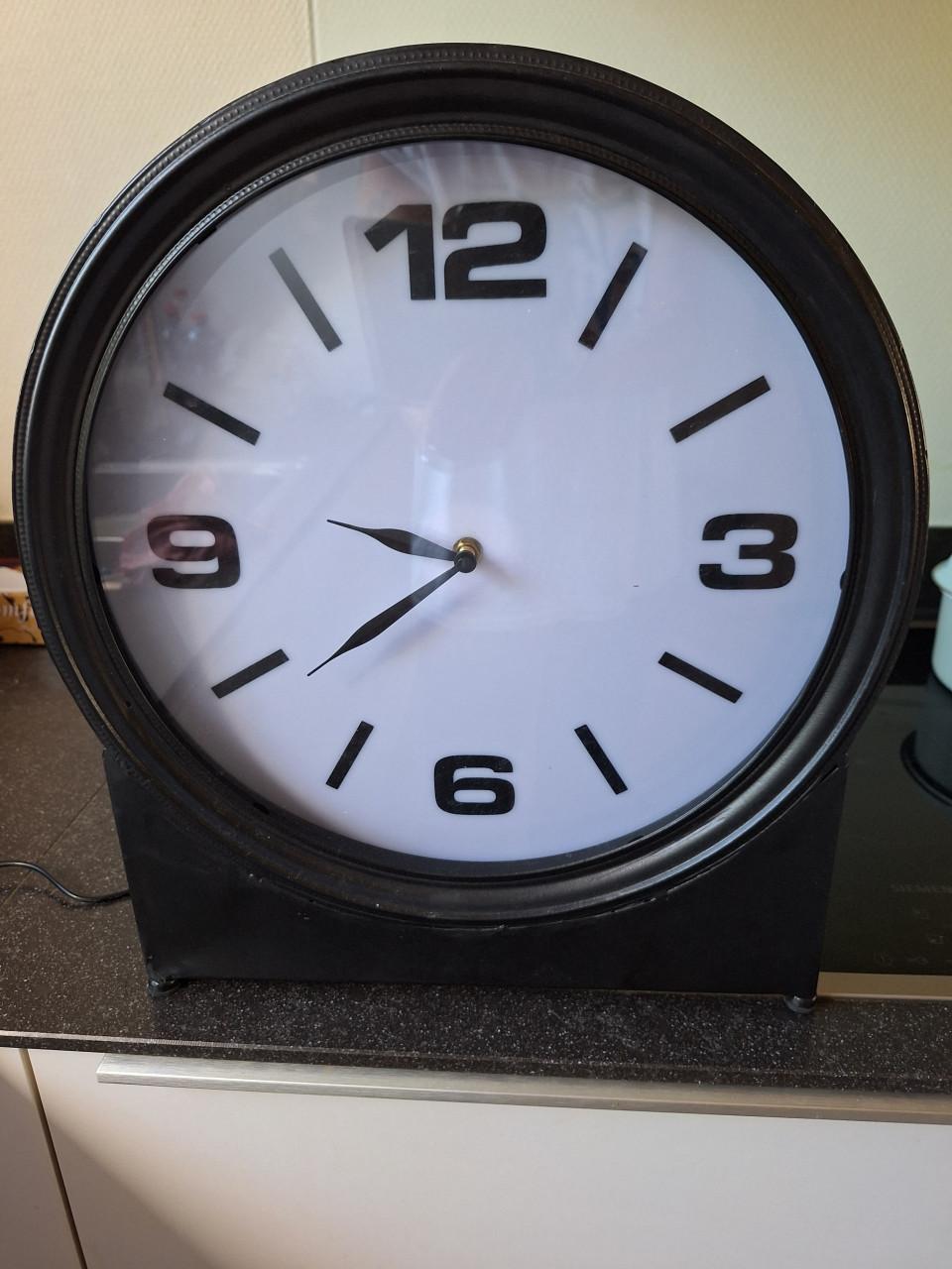 Tafelklok groot met verlichting