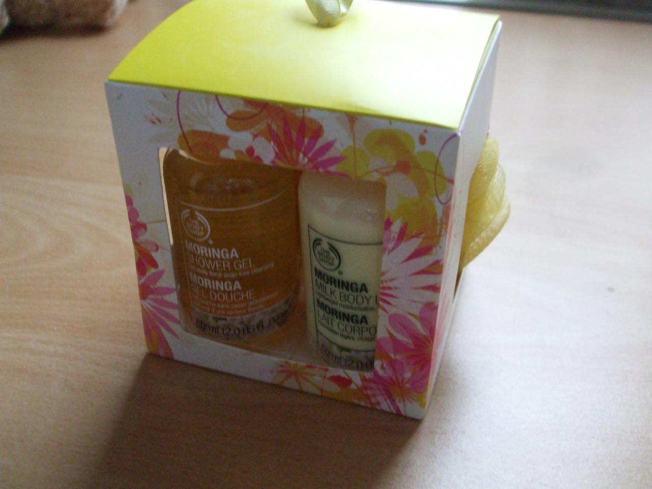 Te koop verzorgingssetje van "The body shop".(nieuw).